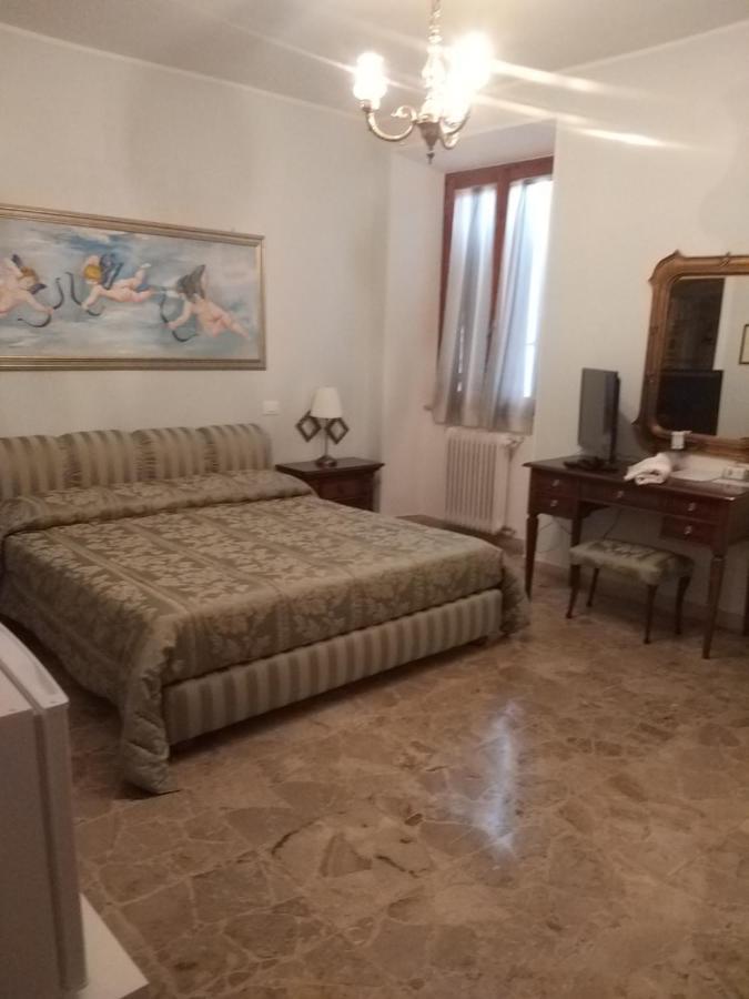 Antica Casa Di Famiglia Hotell Castiglione del Lago Eksteriør bilde