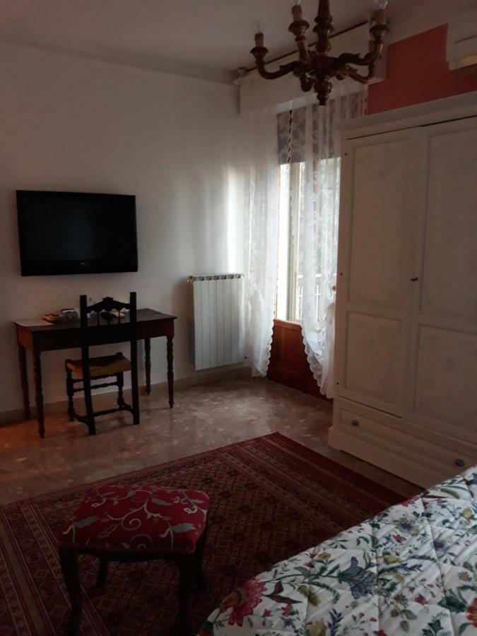 Antica Casa Di Famiglia Hotell Castiglione del Lago Eksteriør bilde